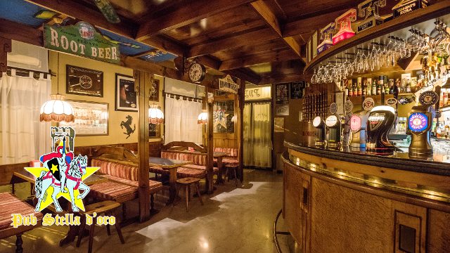Pub gemona - un tpico accogliente Pub inglese con arredamento in legno